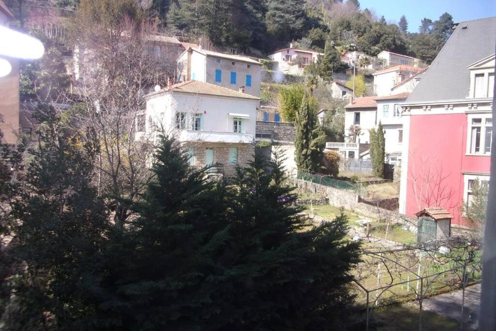 Nid Douillet Appartement